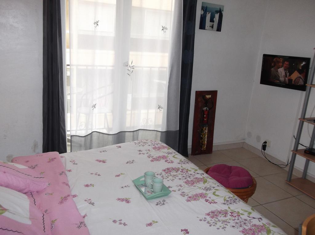 Canet Plage Appartement Vue Laterale Mer, 1 Chambre , Wifi, Climatisation, Parking Securise Couvert Exterior foto